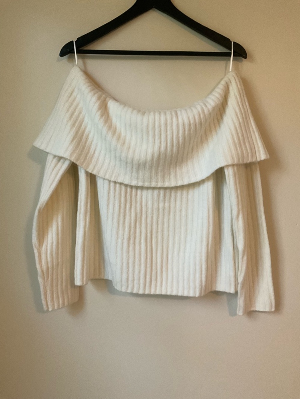 Abercrombie & Fitch Cream Off-the-Shoulder Ribbed Sweater 19” by 18.5” cozy soft